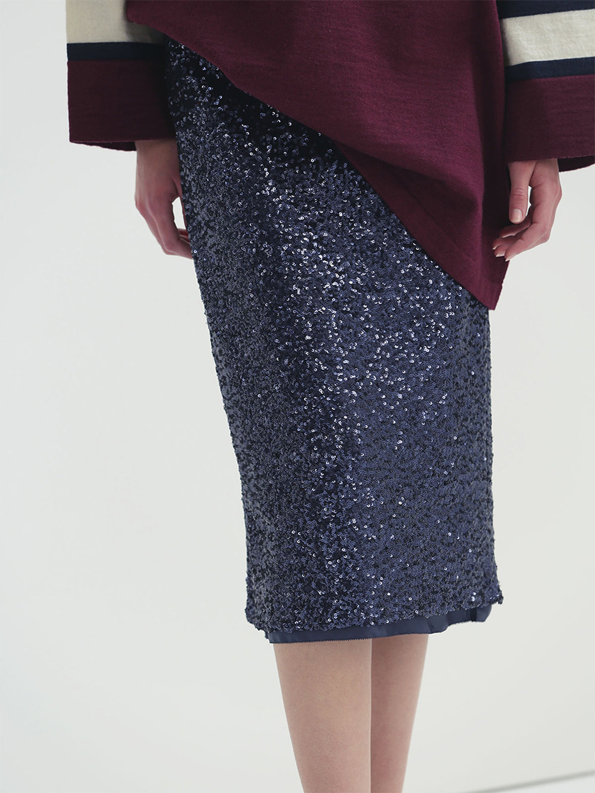 JUPE DROITE TAILLE BASSE À PAILLETTES